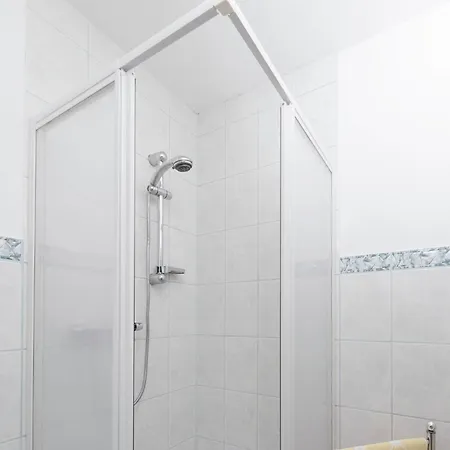 Comfort Near Oberwiesenthal, Cleaning Included 아파트 *