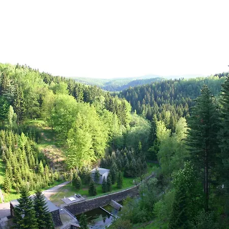 Comfort Near Oberwiesenthal, Cleaning Included 아파트 *
